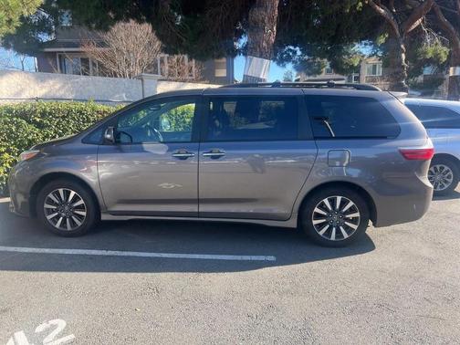 2018 Toyota Sienna Limited Premium