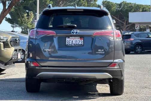2018 Toyota RAV4 Hybrid XLE