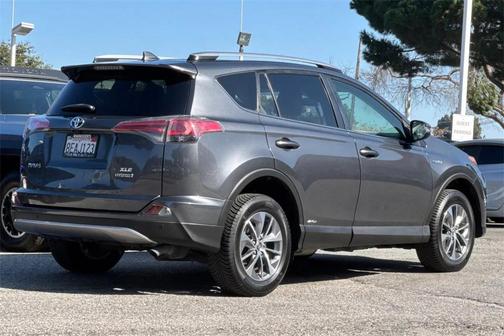 2018 Toyota RAV4 Hybrid XLE