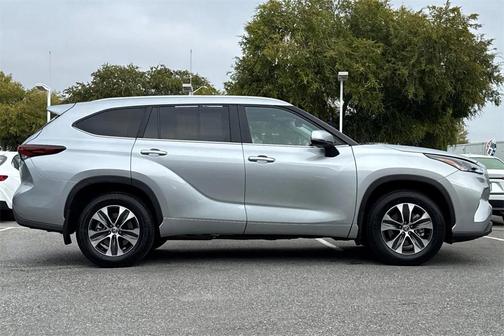 2025 Toyota Highlander Hybrid XLE