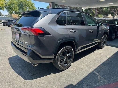 2021 Toyota RAV4 Hybrid SE