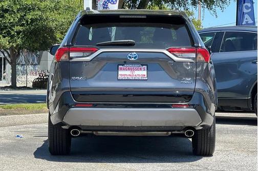 2021 Toyota RAV4 Hybrid SE