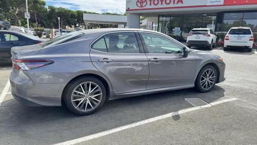 2023 Toyota Camry Hybrid XLE