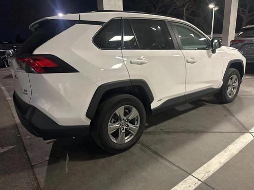 2025 Toyota RAV4 Hybrid LE