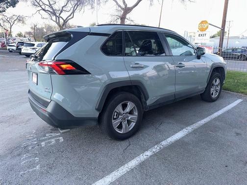 2023 Toyota RAV4 Hybrid XLE