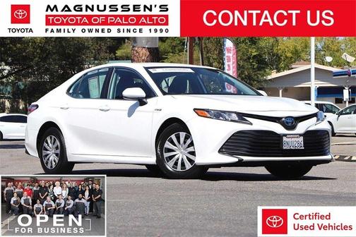 Photo 1 of 31 of 2020 Toyota Camry Hybrid LE