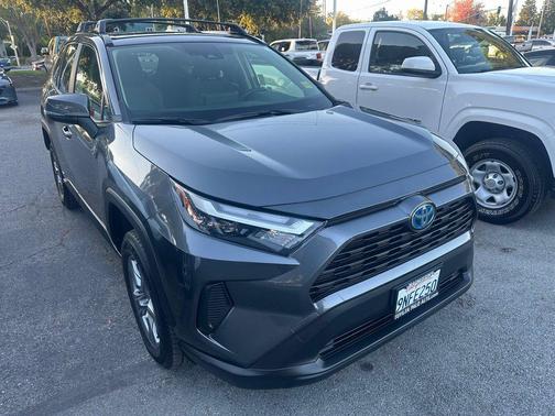 2024 Toyota RAV4 Hybrid XLE