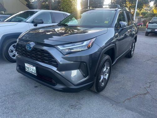 2024 Toyota RAV4 Hybrid XLE