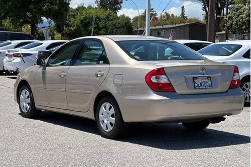 2004 Toyota Camry LE