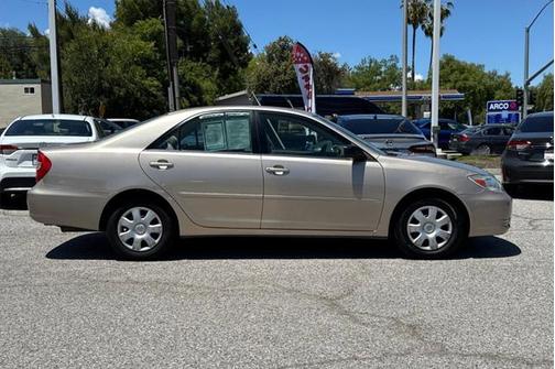 2004 Toyota Camry LE