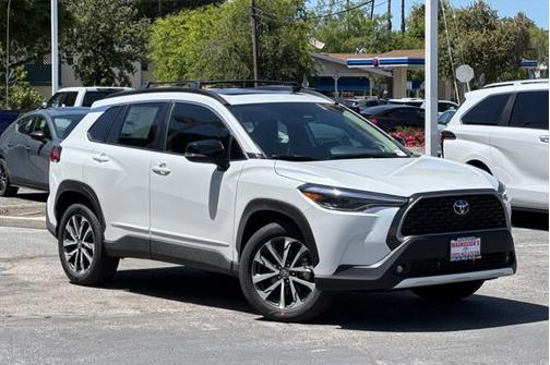 2025 Toyota Corolla Cross XLE