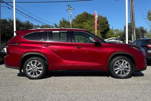 2022 Toyota Highlander Hybrid Limited