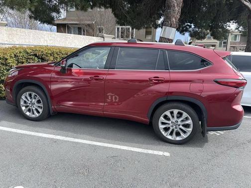 2022 Toyota Highlander Hybrid Limited