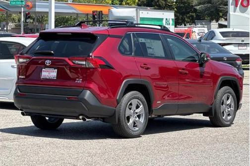 2025 Toyota RAV4 Hybrid XLE