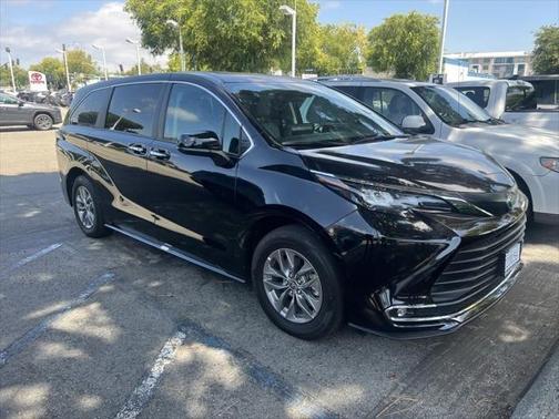 2024 Toyota Sienna XLE 7 Passenger