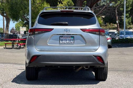Celestial Silver Metallic 2023 Toyota Highlander L