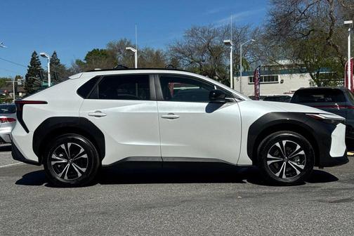 2024 Toyota bZ4X XLE