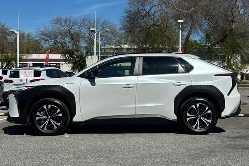 2024 Toyota bZ4X XLE