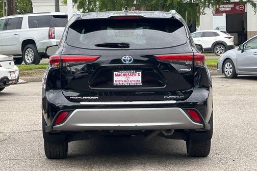 Midnight Black Metallic 2021 Toyota Highlander Hybrid Platinum