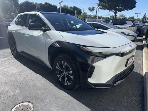 Wind Chill Pearl 2024 Toyota bZ4X XLE