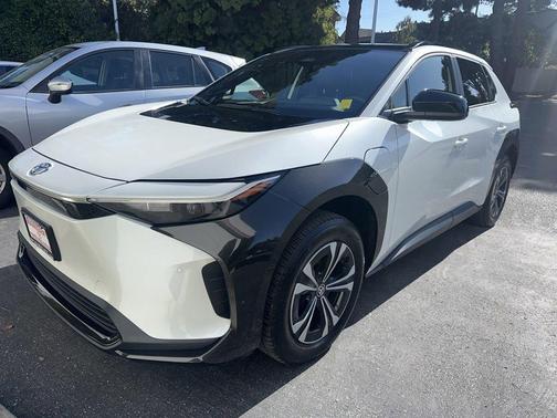 Wind Chill Pearl 2024 Toyota bZ4X XLE