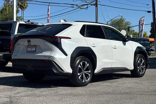Wind Chill Pearl 2024 Toyota bZ4X XLE