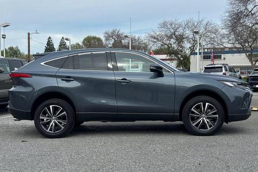 2023 Toyota Venza LE