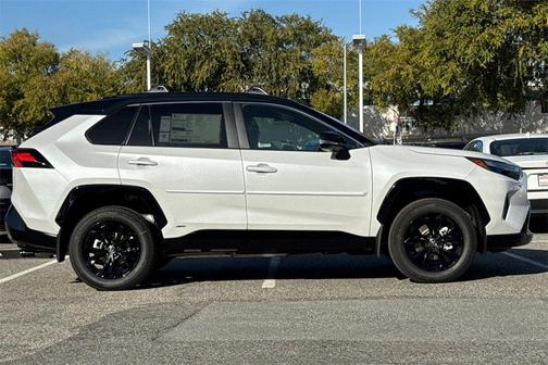 2025 Toyota RAV4 Hybrid SE