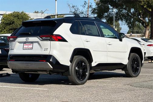 2025 Toyota RAV4 Hybrid SE