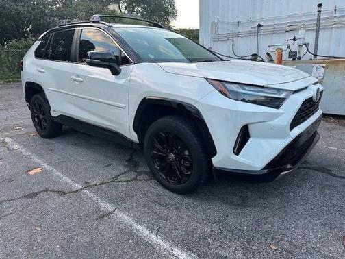 2022 Toyota RAV4 Hybrid SE