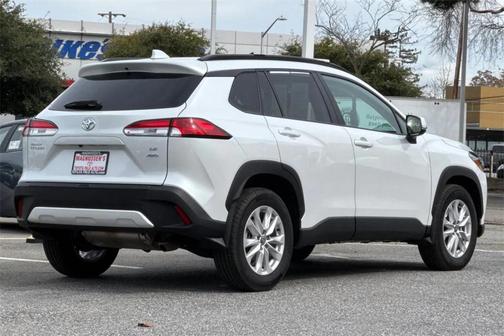 2024 Toyota Corolla Cross LE