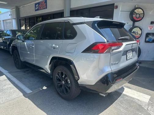 2022 Toyota RAV4 Hybrid SE