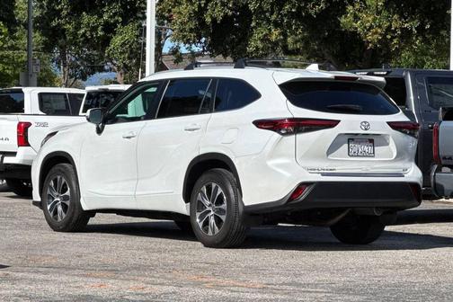 Wind Chill Pearl 2023 Toyota Highlander XLE