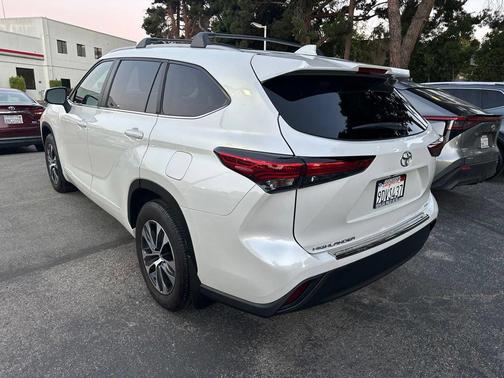 Wind Chill Pearl 2023 Toyota Highlander XLE