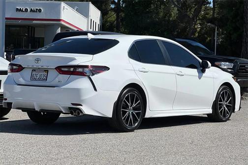 2022 Toyota Camry SE