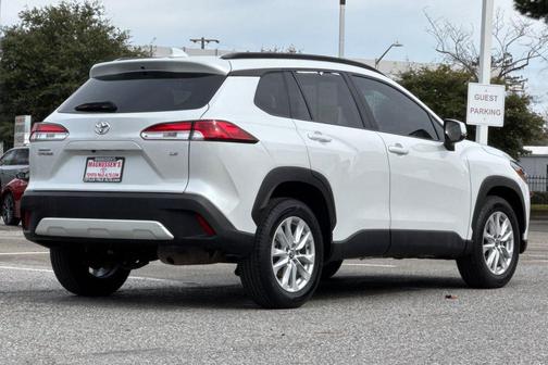 2024 Toyota Corolla Cross LE