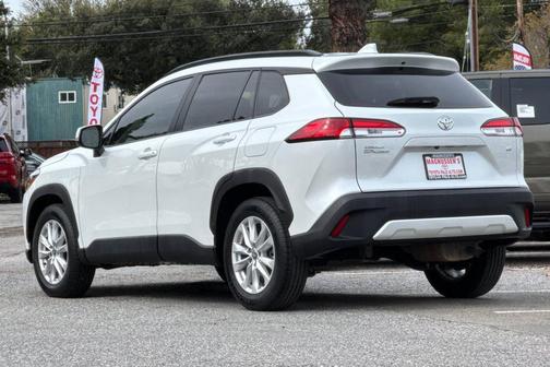 2024 Toyota Corolla Cross LE