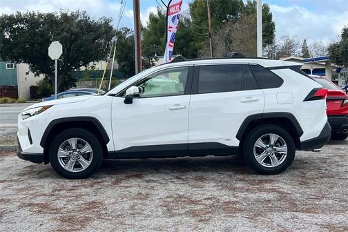 2024 Toyota RAV4 Hybrid XLE