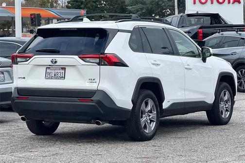 2024 Toyota RAV4 Hybrid XLE