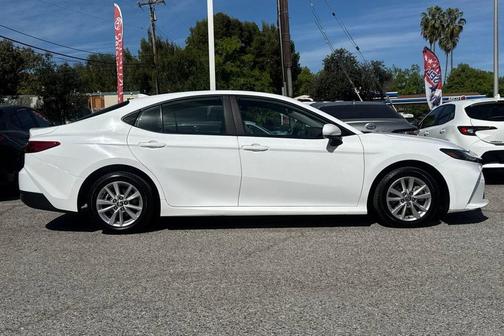 Ice Cap 2025 Toyota Camry LE