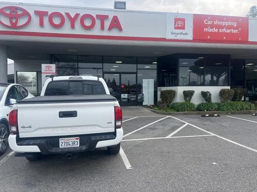 2022 Toyota Tacoma SR