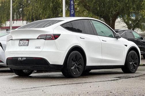 2022 Tesla Model Y Long Range Dual Motor All-Wheel Drive