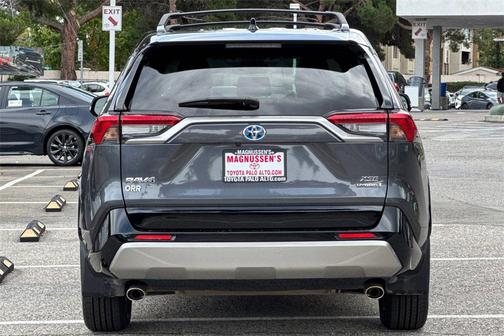 2023 Toyota RAV4 Hybrid SE
