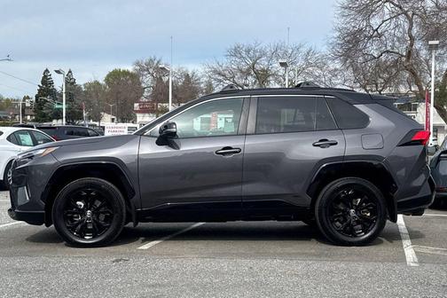 2024 Toyota RAV4 Hybrid SE