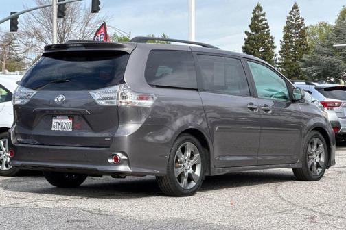 2011 Toyota Sienna SE