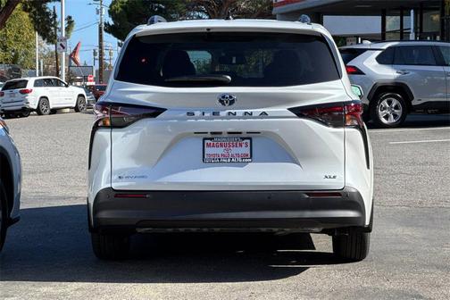 2025 Toyota Sienna XLE