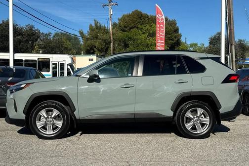 2023 Toyota RAV4 XLE