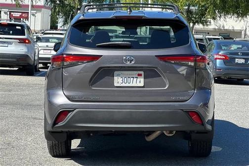 2022 Toyota Highlander LE