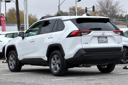 2025 Toyota RAV4 Hybrid XLE