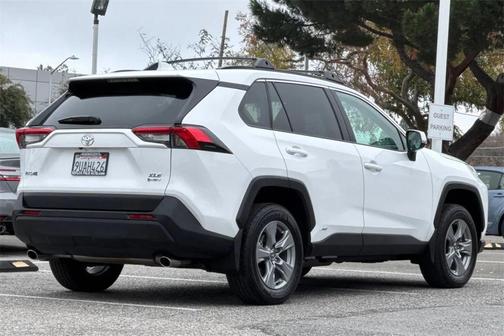 2025 Toyota RAV4 Hybrid XLE